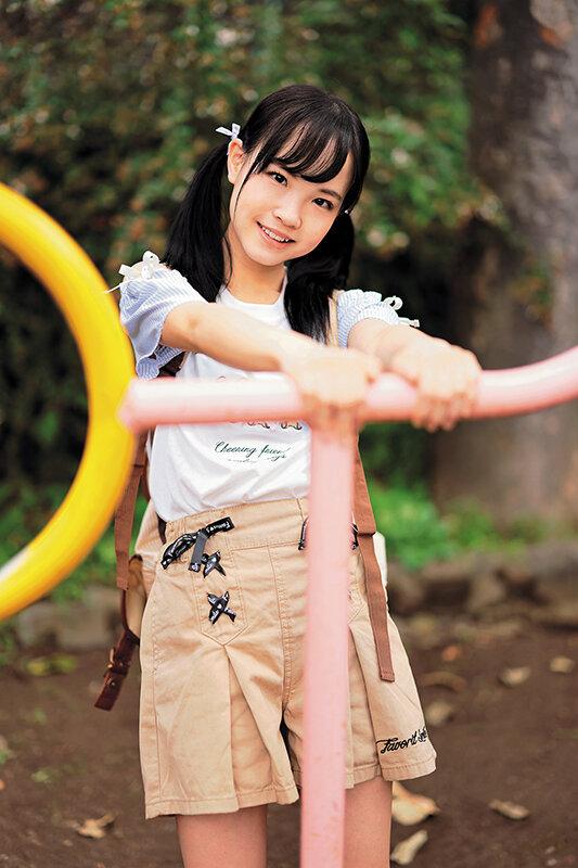 幼性発見！念願のパイパンロ●ータ捕獲！13人4時間SPECIALBEST サンプル画像 2