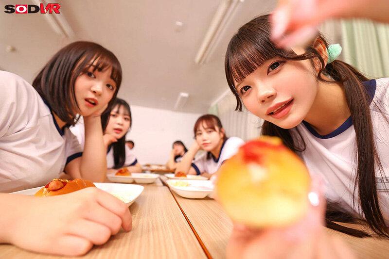 【VR】【8K】身長15cm目線VR 小人化した僕が大好きなレイちゃんの学校までついていったら壮大な冒険が待っていた サンプル画像 6