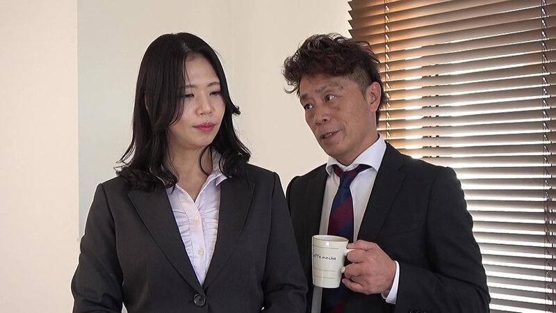 熟妻ドラマ 取引先の専務に呼び出され恥部を弄ばれる秘書 部下を誘惑し肉棒にムシャブリつく女上司 サンプル画像 1
