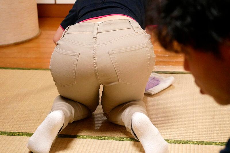 ズリネタ確定の神尻が俺の目の前でフリフリ！！抑えきれなくなって手を出してしまった 神村さつき サンプル画像 1