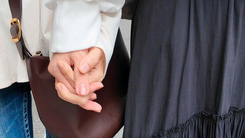 エステティシャンに恋した私一瞬で一目惚れして施術中にキスしたら一気に距離が近づいて一緒にゴハン作ってお風呂に入って好きが溢れ続ける同棲レズタイム美咲かんな 美丘さとみ サンプル画像 8