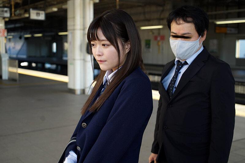 「気弱な子だと思ったら…」痴●したオヤジを死角に連れ込み精子が出なくなるまで説教射精させる痴女子○生 清楚系J○かのん サンプル画像 4