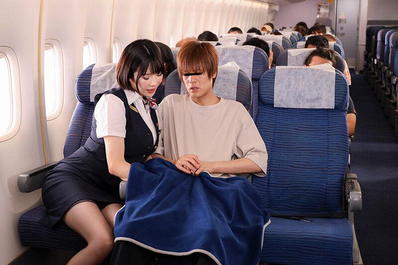 内緒でエグい接客してくれた美人CAをホテルに誘って生ハメしたら何度も求めるヤリマンだったVOL.4 サンプル画像 6