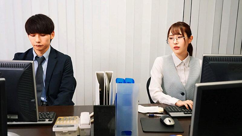 「これは経費で落ちません！」いつも地味で生真面目で領収書を突っ返してくる経理部のOLがデリヘル嬢で痴女だった。五十嵐さん編【配信限定】 五十嵐清華 サンプル画像 1