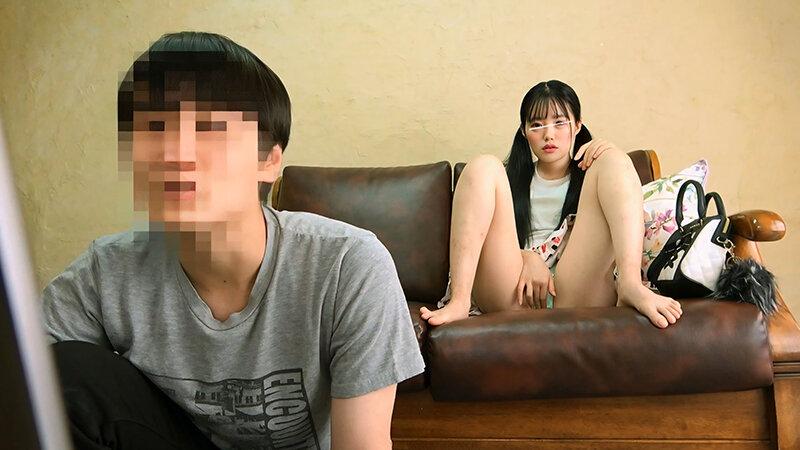 ～幼馴染とAV鑑賞～女だってAV見てたら興奮して自然と股間に手が伸びる！？バレないようにオナニーしながら体をすり寄せ急接近！！！ サンプル画像 12