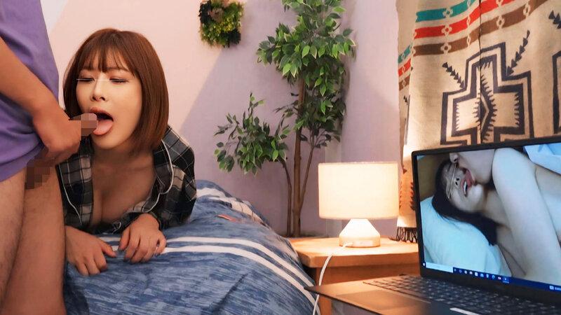 ノーハンドフェラチオで僕のチ〇ポにしゃぶりつく！！目の前に勃起したシコリち〇ぽ！パソコンの画面にはAV！刺激的すぎるエロビジュアルに興奮した女の子は発情ブースト！ サンプル画像 8