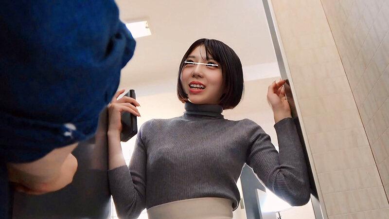 公衆便所のエロい落書きに電話をしたら隣の個室から通知音が鳴って…まさかの痴女登場！？されるがまま！喰いしゃぶられ最後は生ハメ搾精！！！ サンプル画像 2