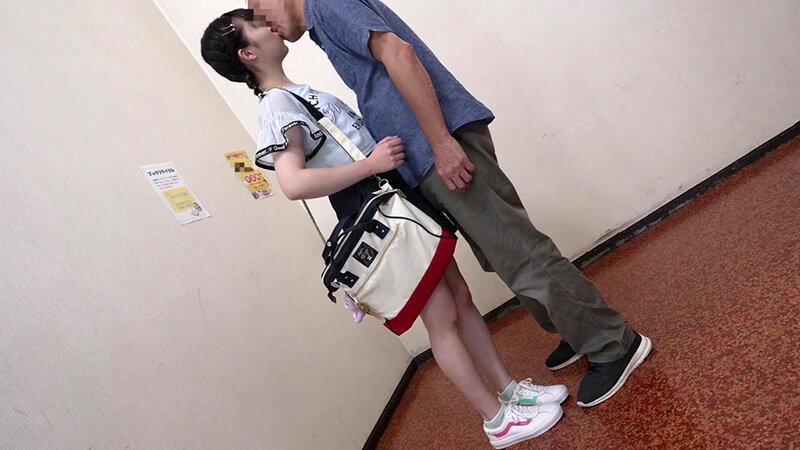 図書館で夏休み中の私服J〇を 尾け回して寸止めマ〇コいじりを繰り返したら痴女っこに豹変！ くっつき甘えんぼベロチューをおねだりされて、勃起ち〇ぽで何度も精子を搾り取られた！Targetゆうりちゃん編 サンプル画像 12