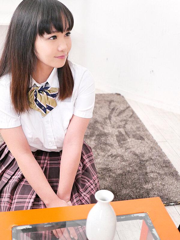 サエない俺に同情した女子○生の娘に「擦りつけるだけだよ」という約束で素股してもらっていたら互いに気持ち良すぎてマ○コはグッショリ！でヌルっと生挿入！「え！？入ってる？」でもどうにも止まらなくて中出し！ 音羽美玲 サンプル画像 2