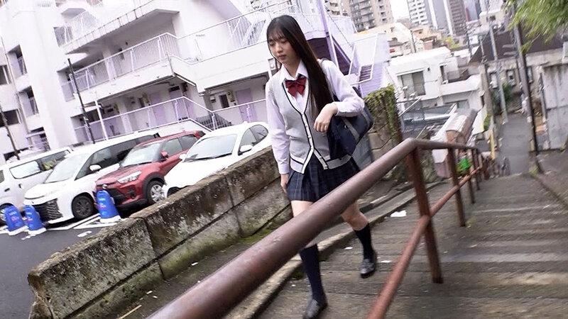 素人ナンパ 代々木でみつけたウブな女子校生に18cmメガチ〇ポを素股してもらったら、こんなにヤラしい事になりました。 永野鈴 サンプル画像 9