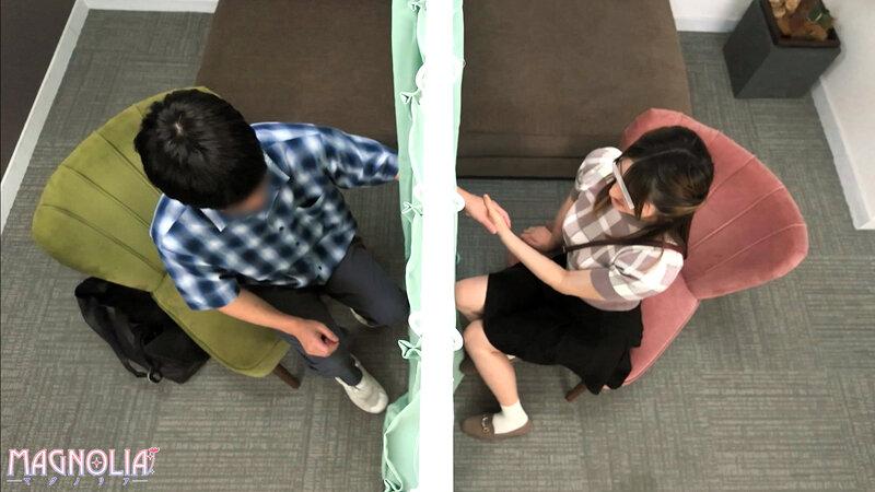 『恋人なし男女は「性器の味」だけで恋に落ちて初対面の相手とSEXしてしまうのか？』透明感MAXなイマドキJDが同年青年とマッチング♪お互い顔を見ず探り合いながら真実の愛を求めて中出しガチ交尾♪【街角素人モニタリング♯みく♯21歳♯大学生】 サンプル画像 2