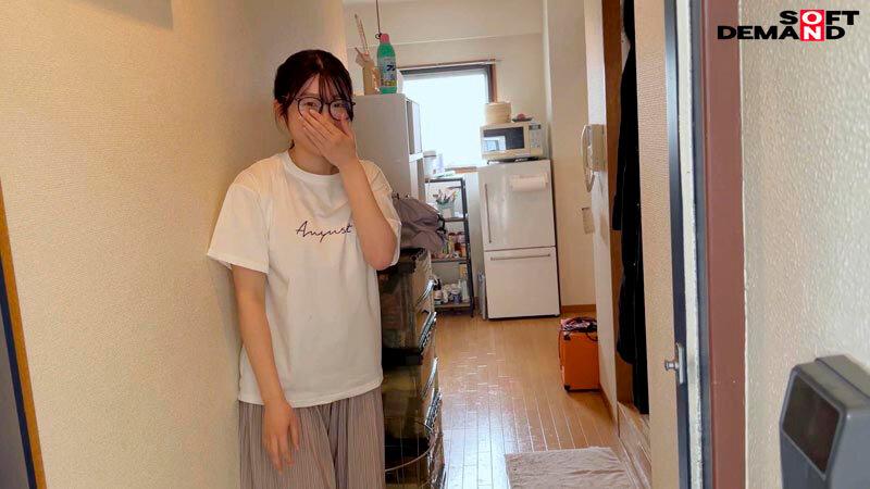 限界OLちゃん。仕事の合間にナマハメ。平日8時～21時、ずーっとマ●コに精子いれっぱなし。【中出し了承・連続6発】きよか24歳 佐藤白花 サンプル画像 2