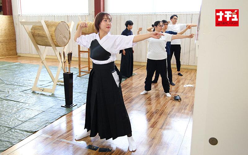 学生時代にM女開発されたセクハラ教員（弓道部）を数年後…奥さんがいる状況で精子が尽きるまで羞恥射精M男返し サンプル画像 4