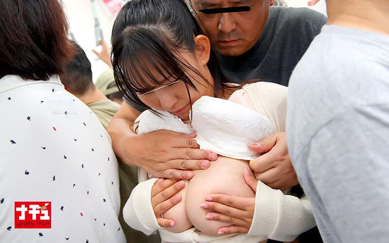 頑なに乳首を隠す巨乳女子の両手が感じてノーガードになるまでオイル揉みしまくれ！2 サンプル画像 11