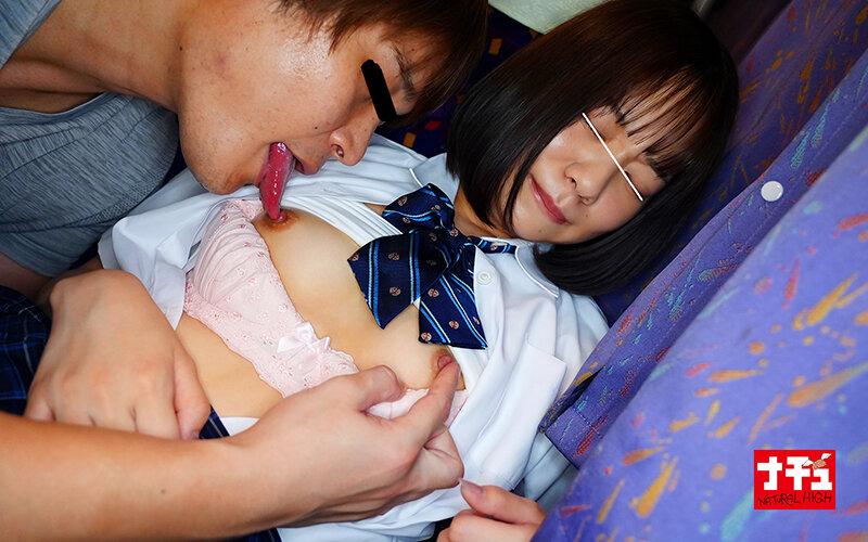 就寝中の夜行バスで指マンされた恐怖に目を開けられず寝たふりしながらイキまくる気弱女子2 サンプル画像 6