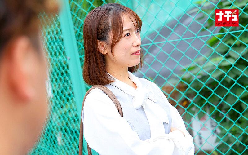 転勤先で性欲を持て余した田舎熟妻を略奪NTRキスとクンニでマ○コを蕩けさせて1日3人喰いまくる サンプル画像 4