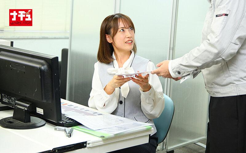 転勤先で性欲を持て余した田舎熟妻を略奪NTRキスとクンニでマ○コを蕩けさせて1日3人喰いまくる サンプル画像 5