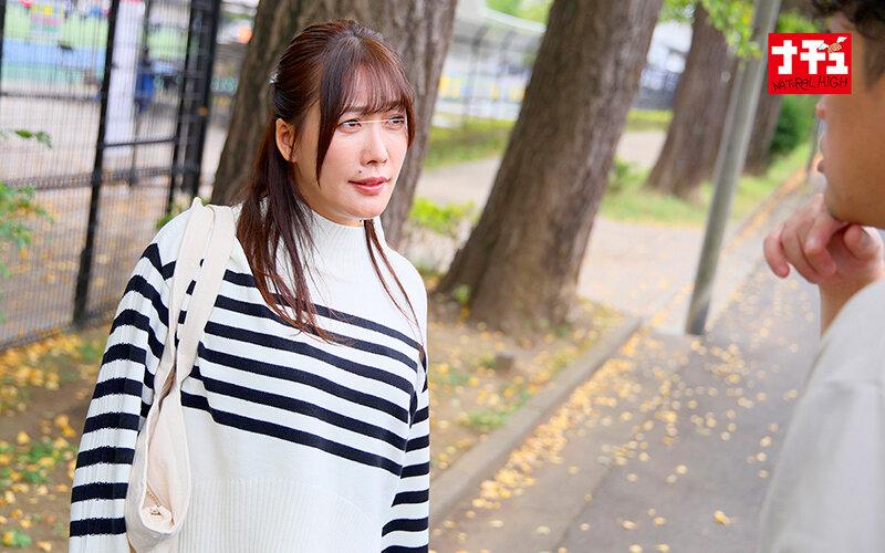 転勤先で性欲を持て余した田舎熟妻を略奪NTRキスとクンニでマ○コを蕩けさせて1日3人喰いまくる サンプル画像 10