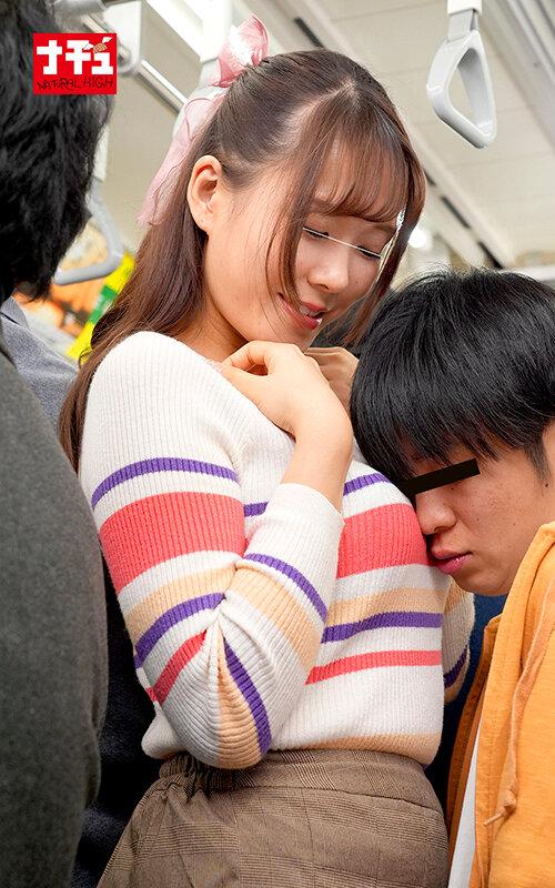 満員電車で巨乳を顔に押しつけからかっていたらウブ少年がエロガキに豹変！ちゅうちゅう乳首を吸いつかれ感じてしまった高身長女 サンプル画像 3