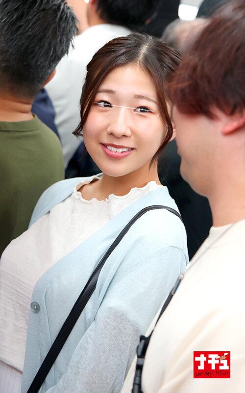 頑なに乳首を隠す巨乳女子の両手が感じてノーガードになるまでオイル揉みしまくれ！2 推定Gカップ清楚女子 サンプル画像 3