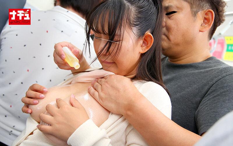 頑なに乳首を隠す巨乳女子の両手が感じてノーガードになるまでオイル揉みしまくれ！2 推定Iカップ素朴女子 サンプル画像 6