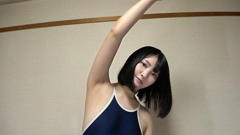 天乃のあ 濡れてテカってピッタリ密着 神スク水 可愛い女子のスクール水着姿をじっとりと堪能！着替え盗撮から始まり貧乳から巨乳にパイパン、ハミ毛、ジョリワキ等のフェチ接写やローションソーププレイやスク水ぶっかけ等を完全着衣で楽しむAV サンプル画像 3