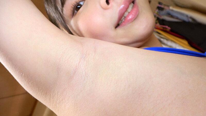 双葉れぇな これぞ王道 神ビキニ 昭和アイドルやキャンギャル、令和グラドルまで多くの女子の秘部を隠してきたビキニを巨乳や美乳、パイパンから剛毛、無防備ワキやハミ毛を超接写で舐め回す 絶対脱がさない完全着衣だからこそのポロリやハミ出しAV サンプル画像 1