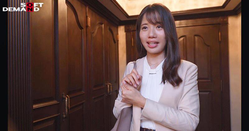 漂う気品と溢れる母性 家庭も仕事も順風満帆なキャリアママ 常葉遥 35歳 AV DEBUT サンプル画像 12