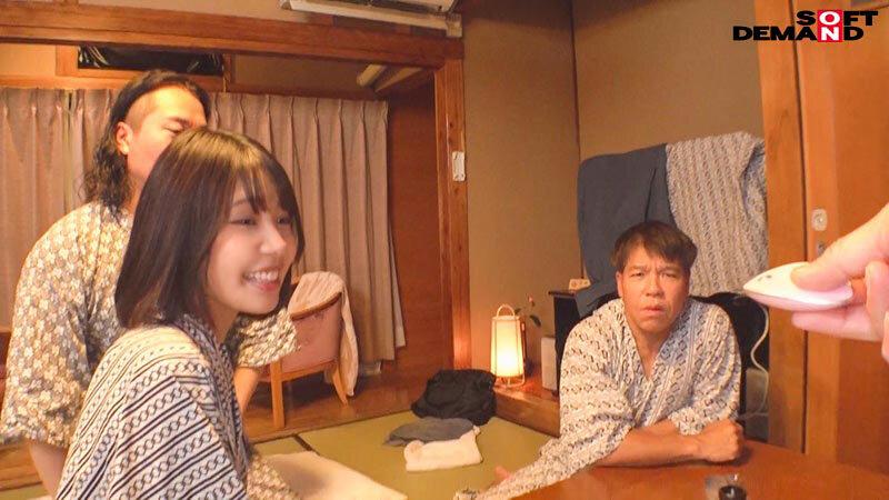 結婚4年目 旦那では受け止めきれない性への欲求を胸に 本物人妻 梅田みなみ 29歳 最終章 地方温泉旅館で露出・放尿 限界マゾイカセ不倫 サンプル画像 8