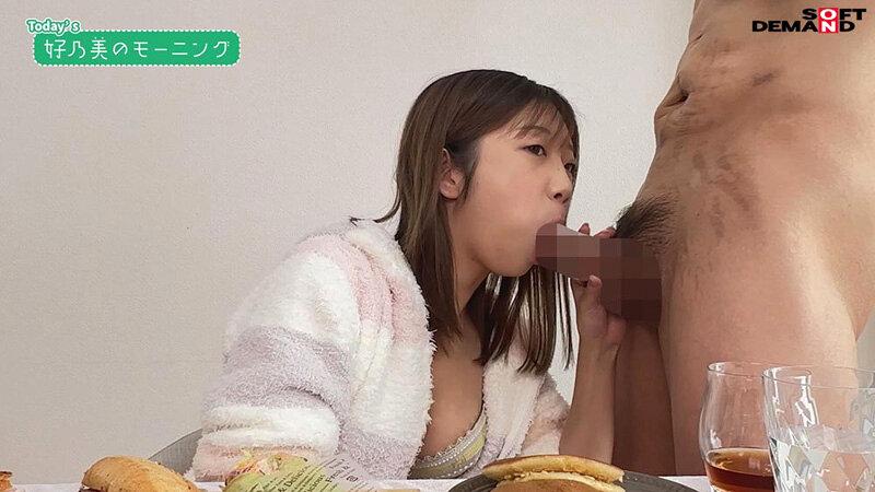 ペニスしゃぶりまくりASMR！ おち〇ぽモッパン！！ ＃よく張りグルメ女子3名収録 ＃モッパン ＃mukbang ＃高級食材ち〇ぽ ＃食ザーメン ＃ごっくん ＃Japanese ＃大食い ＃ちんテロ ＃大胃王＃美人姉妹 ＃知育ち〇ぽ サンプル画像 21
