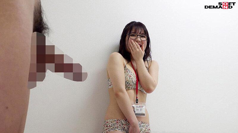 いつも笑顔でポジティブな性格の子が、、、SOD女子社員 ハダカになるより恥ずかしい脱ぎキャンBOX野球拳 新コンテンツ開発部 新卒1年目 進藤愛果 サンプル画像 3
