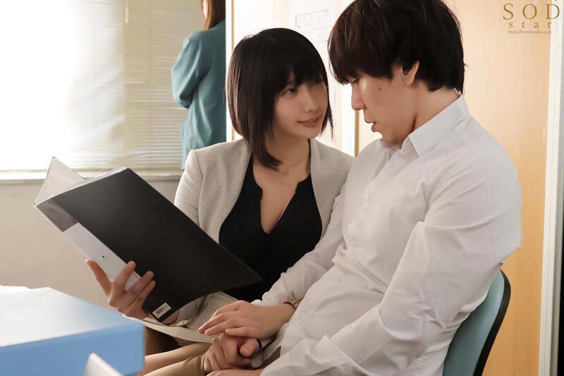 同棲するため物件を内見にきたカップルの彼氏を寝取って生ハメ中出しさせる淫乱巨乳な不動産レディ 夏目響 サンプル画像 3