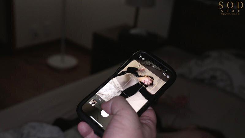 毎週土曜日、必ず俺の家の目の前で潰れている迷惑カップル。泥●中の彼氏の目を盗みだらしない彼女を1ヵ月かけて【オートマイキ（全自動絶頂）】するまで開発した。小倉由菜 サンプル画像 5