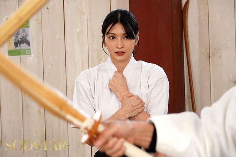凛とした美しき薙刀剣士と密かに恋焦がれていた僕の童貞喪失物語 本庄鈴【特典映像収録】 サンプル画像 13