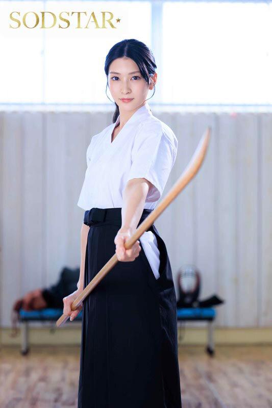 凛とした美しき薙刀剣士と密かに恋焦がれていた僕の童貞喪失物語 本庄鈴【特典映像収録】 サンプル画像 3