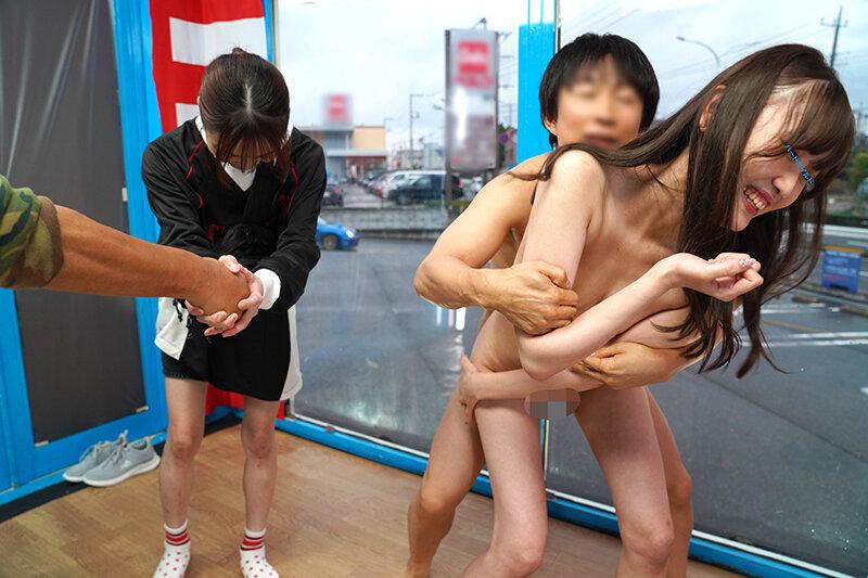 マジックミラー号ハードボイルド 崖っぷち借金女ADがJDティッ〇トッカーと野球拳勝負！in埼玉 負けたら即AVデビューor中出しSEX！ 経費を使い込み図太ぃマ〇コパワー（ZMP）で素人娘を泣かす迄 勝ちまくった女ADはカメラ前で股を開いてしまうのか？ サンプル画像 6