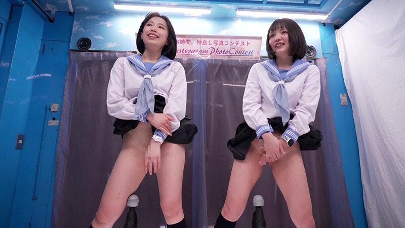 親友同士で潮吹き対決！ 電マ2輪車☆友マン押付けバトル！ ピンポイントクリ責めに耐えきれず潮！潮！大量噴出！ 即ハメされて友達の前で羞恥中出しSEX！ビクビク大絶頂！撮って出しマジックミラー号～みく＆なつき編～ サンプル画像 1