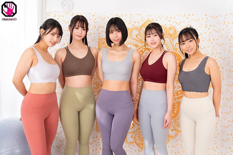ヨガ体験教室の生徒で男は僕だけ…エロ目的での参加だと誤解されてはいけないと思えば思う程、美人インストラクターの突き出した美尻を見てチ●ポが反応してしまう…。下腹部の膨らみを見つかった僕は、体験コースには含まれていない集団エロレッスンに身を委ねてみる…（2） サンプル画像 2