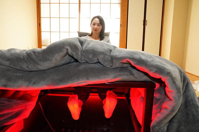 美熟女の足裏をふやけるまで舐めたい！ 安野由美 サンプル画像 2
