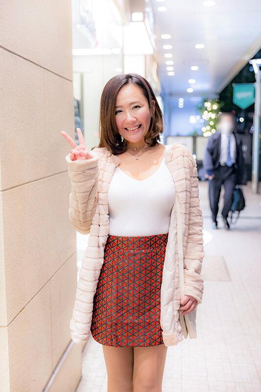 奇跡のカラダ頂きます！！美魔女ナンパ！！すべすべお肌の美ボディに感度抜群ねっとりオマ〇コ！ 素敵すぎる熟女と生エッチ！！15名 サンプル画像 7