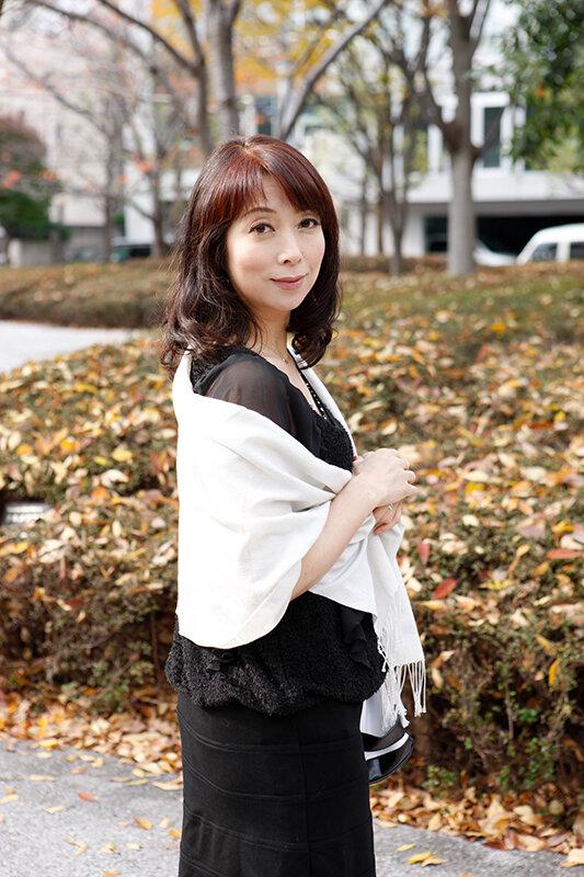 ご近所の熟女がエロ過ぎる！完熟ボディを曝け出し旦那に内緒で密会不倫セックス 3 サンプル画像 2