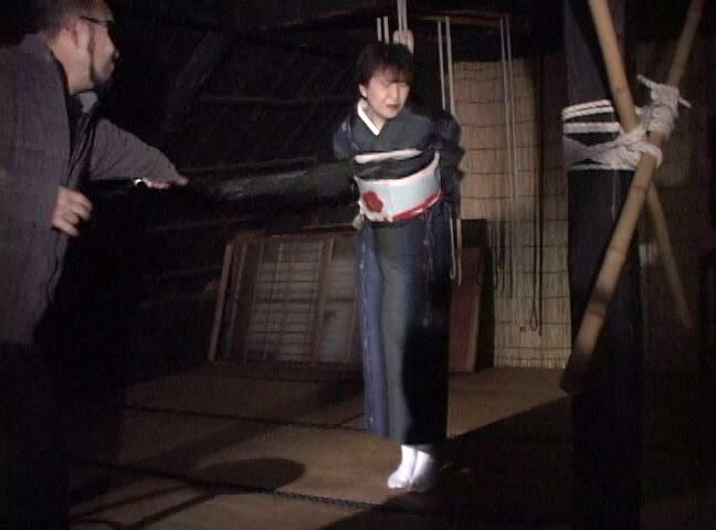 熟女M奴 過激な責めにすすり泣く サンプル画像 2