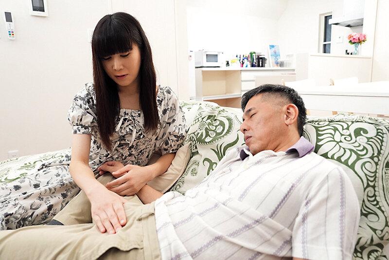 帰ってきた息子はニューハーフ！父と母の禁断の近親相姦物語！ サンプル画像 3