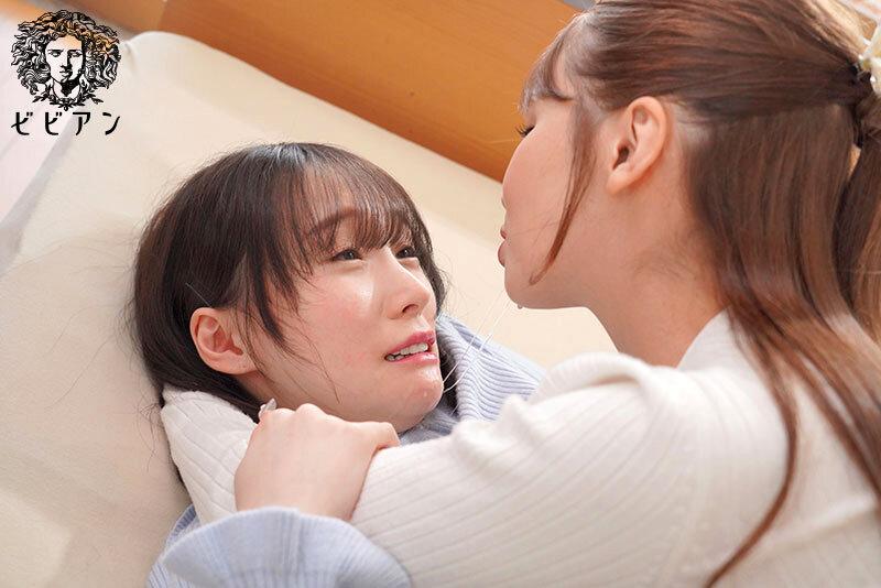 実は（偽）母のレズ性癖に狂わされ堕ちた私。大量唾液に溺れ・イキ悶え大絶頂を繰り返す絶倫永久機関。 友田彩也香 白石もも サンプル画像 2