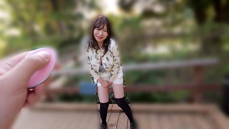 ノーブラ爆乳‘とびっこ装着’恥辱デート 小坂ひまり ～Iカップ爆乳ゆらして、お外で『おもらし絶頂』しちゃいました…。 サンプル画像 3