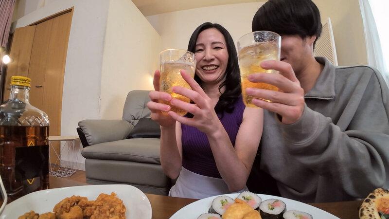 元芸能人3年B組出演者をAV現場で酒に酔わせて大乱交してみた 月野ゆりね サンプル画像 1