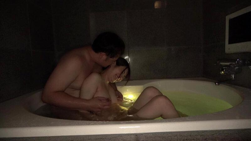 【4K】デカチン男優とハメ撮りいちゃラブSEX 中城葵 サンプル画像 15