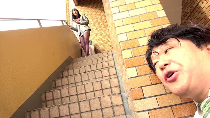 【4K】単身赴任男を際どい水着で寝取りました… 雪代一鳳 サンプル画像 3
