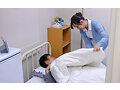 人妻ナースに勃起チ○ポ見せて射精介助を頼むと、どんな結末が…！？4時間 サンプル画像 16