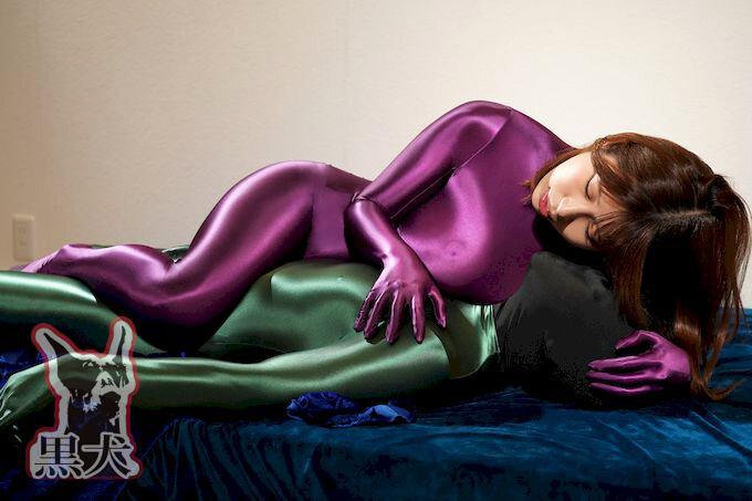 全身タイツFuck！！ピッタリスーツで密着擦りまくり！！ サンプル画像 19